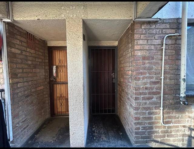 2 BEDROOM APARTMENT FOR SALE IN BOKSBURG
